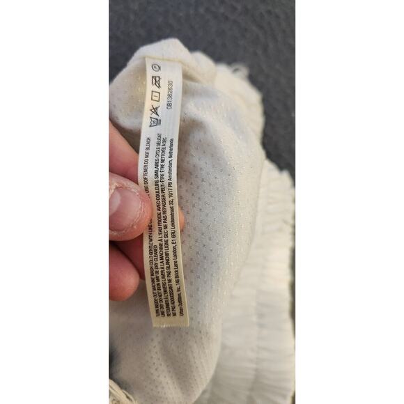 Free People Movement Solstice Shorts Size M‎ Ivory Crochet Trim Fringe Lined - Picture 10 of 11